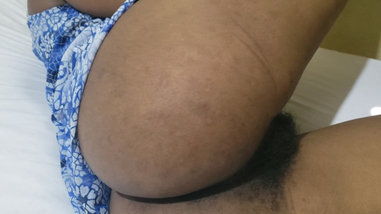 Lovemina: Saya mahu mengongkek pantat ibu tiri seksi