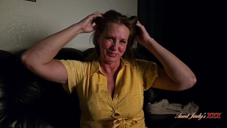 Aunt Judy's XXX: MătușaJudysXXX - Futându-ți mama vitregă matură țâțoasă, toamna, în timpul unei ieșiri de...