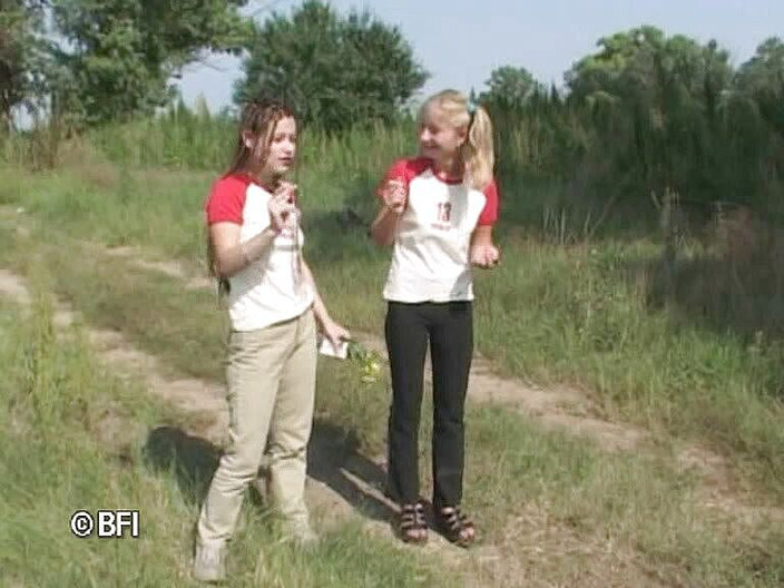 Tight sweet and irrestible sweet teen pussy: Teenies ficken überall DVD