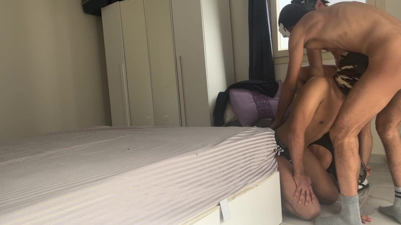 Arab gay sex: Trojka otroků