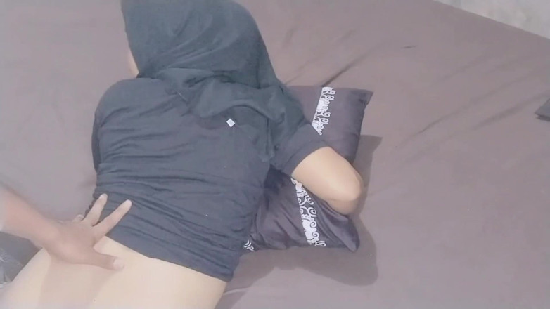 Karinsyantika: Hijab-sex