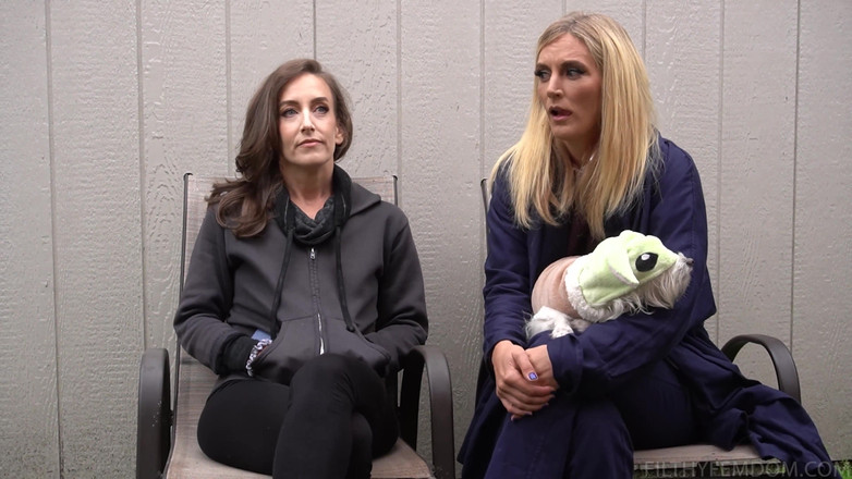 FilthyFemdom: मोना वेल्स, मिकी मॉड, किनो पायने, एलिज़ ग्रेव्स की विशेषता वाले पर्दे के पीछे सामूहिक