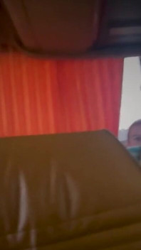 bas ki pichhli sit par ek ajanbi ko diya aur viry daala
