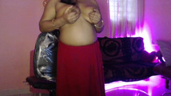 HotGirl21: देसी नग्न निप्पल स्तन प्रेस