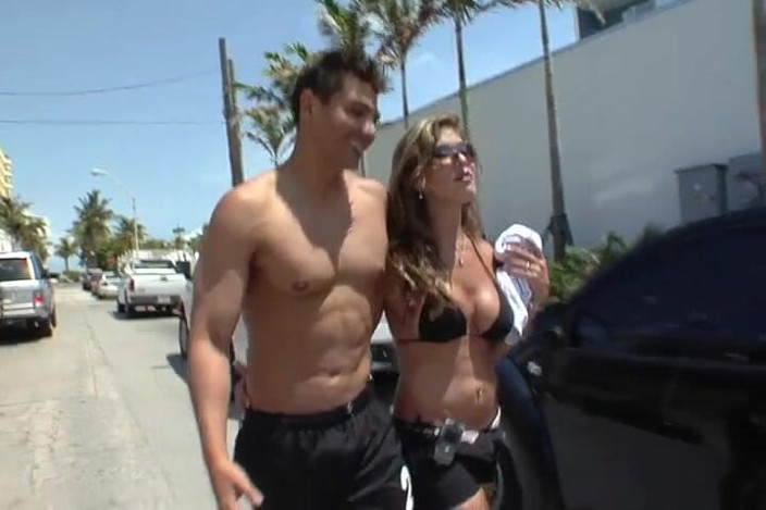 Perv Milfs n Teens: Hot MILF Felony Fucked On South Beach feat. Felony,Sergio - Perv...