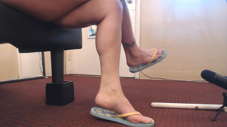 Abby Anna: ASMR, tongs bleus citron, jeu de chaussures, gifles