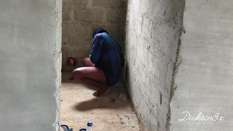 Dickass3x: Трахаю чорношкіру велику васильну буси в туалеті незавершеної будівлі після мінету