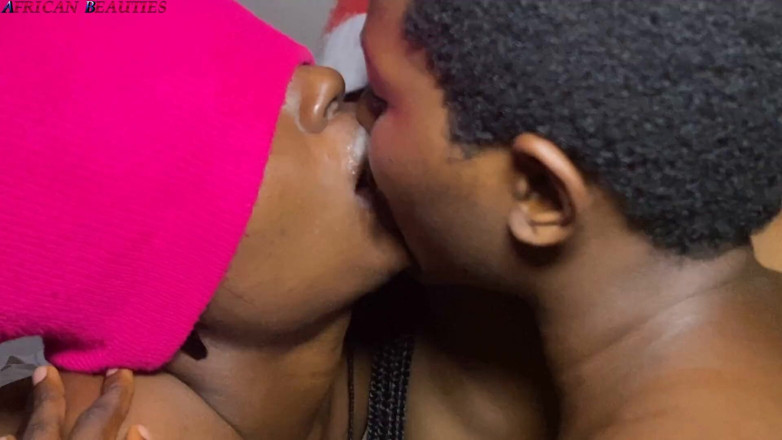 African Beauties: Trio lesbo di hoodrat tutto perverso