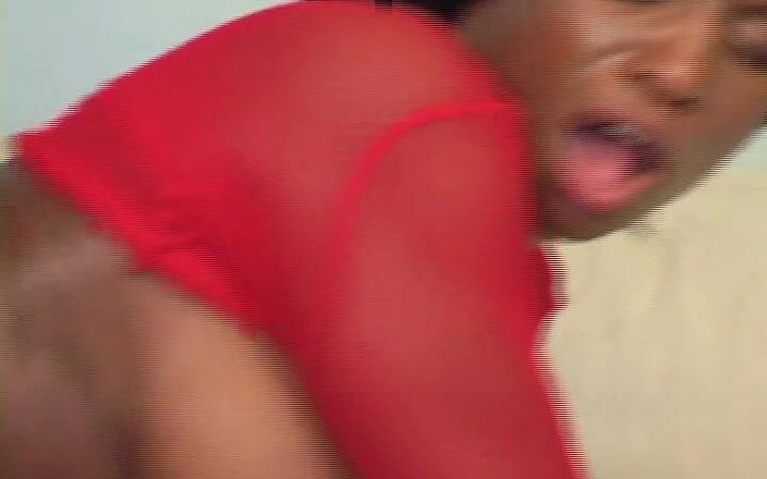 CBD Media: गंदी अफ्रीकी कामुक रंडी की असली जोरदार चुदाई