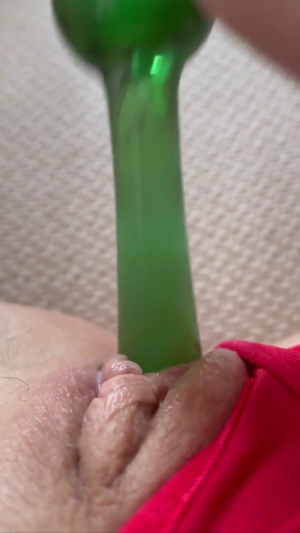 LaylaX: No Talking, Just Pussy Close up Toy Masturbation