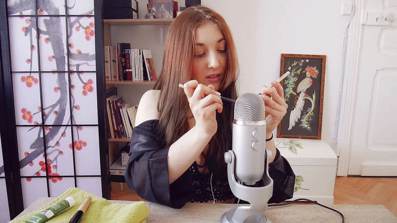 Madelaine_Rousset: Erotic ASMR - Probuď se se mnou