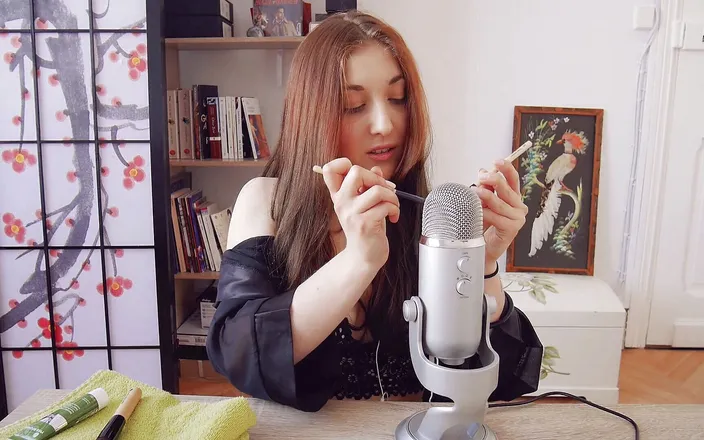 Madelaine_Rousset: Asmr erotis - bangun bareng aku