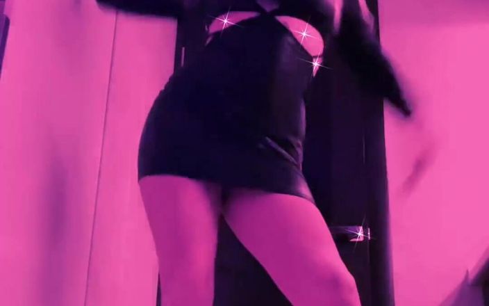 Goddess Misha Goldy: El humor: caminar con estas piernas largas y sexy sobre...