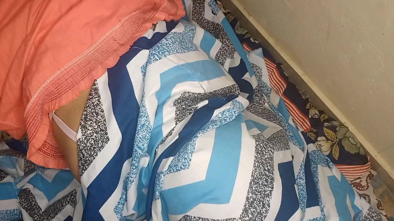 Neelima69: Üvey oğlunu terk edip sonra yarağını emmeyi hayal etti