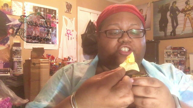 Sweety Racine: SSBBW Eats a Snack