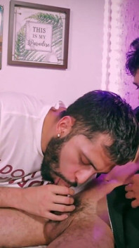 Camilo Brown dando una mamada intensa a andres zp caliente causando corridas masivas