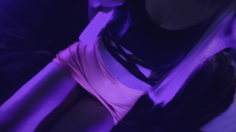 TheRealKittyD: Bimbo Sissy Story Mind Fuck - o Cara do Bar