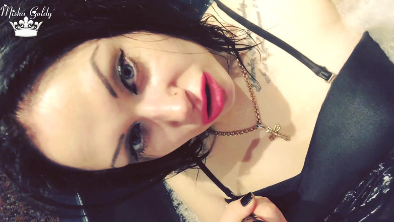 Goddess Misha Goldy: Tóc ướt &amp; môi hồng &amp; tôn thờ lòng bàn chân