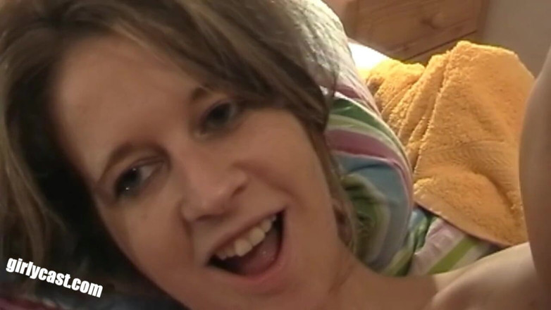 Girlycast: Sarah excitée et sa femme Uwe partagent un échauffement