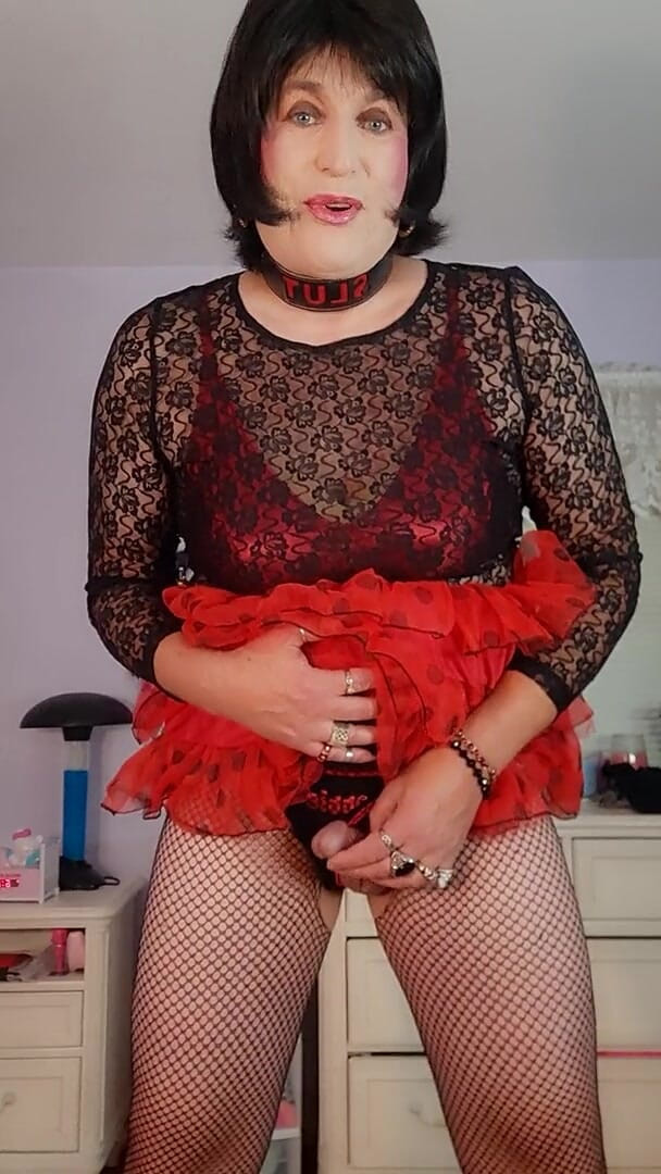 Victoria Lecherri: Videoclip în clubul fanilor! Atingând baza cu fanii mei!