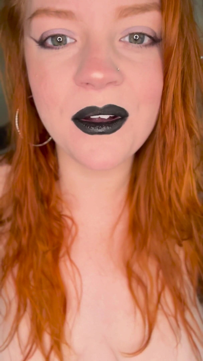 Miley Coxxx: BBW Redhead Miley Coxxx Spit Fetish-- Mouth Close up -- Pierced...