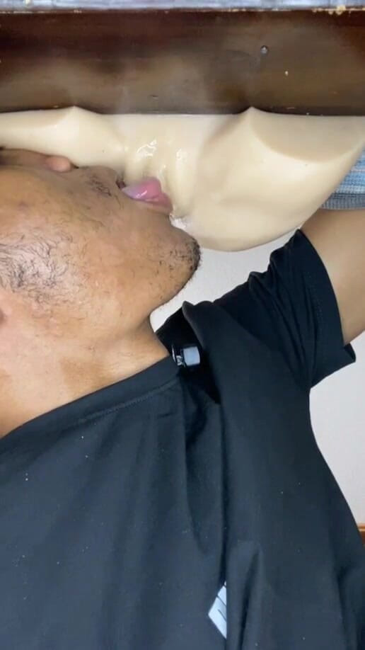 Black-2001: Tu veux que papa gémit, te parle de façon coquine,...