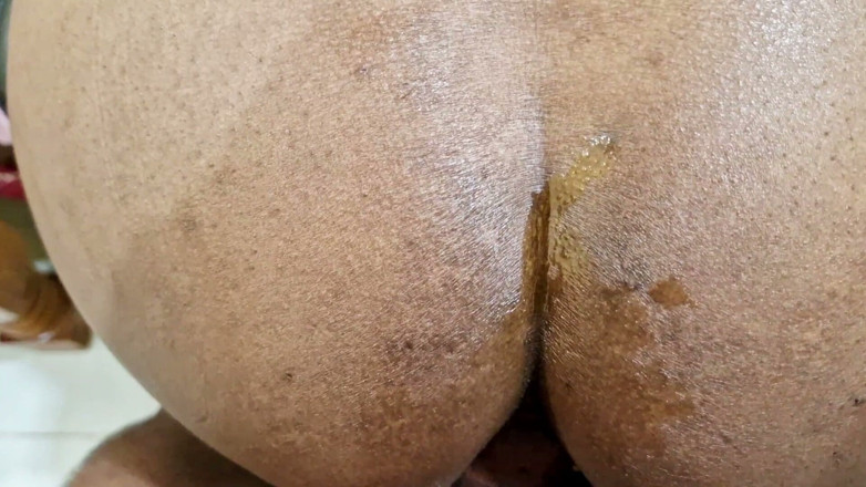 showme_hotsexy15: Služka se třásla, ohnutá a byla opakovaně ošukána