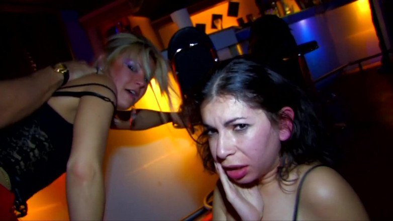 Miami Reality: Orgie sălbatică cu o grămadă de curve în bar