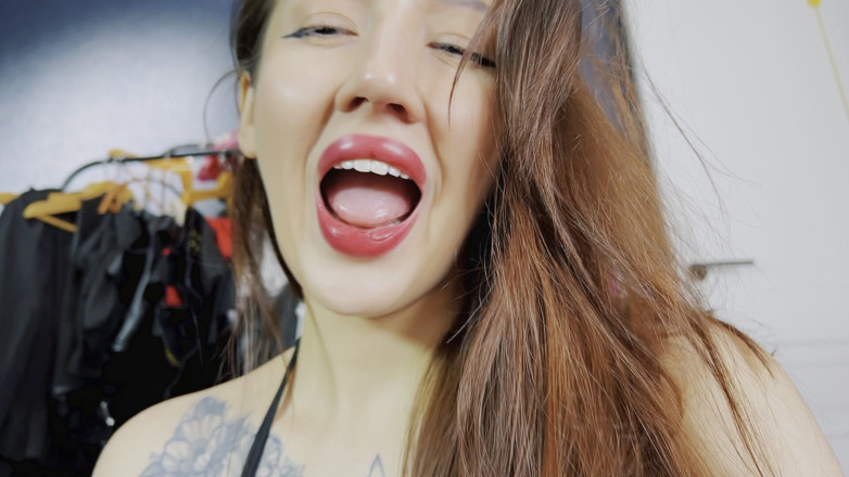 JessLux: The Giantess Sedang Makan Awak