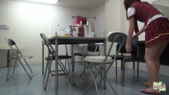 Magic Asian Pussy: Elle a été laissée seule dans la chambre, en train de...