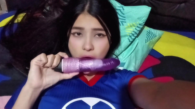 Yuli and tony: Souhlasím, že se podělím o pokoj se svou nevlastní sestrou a šukáme...