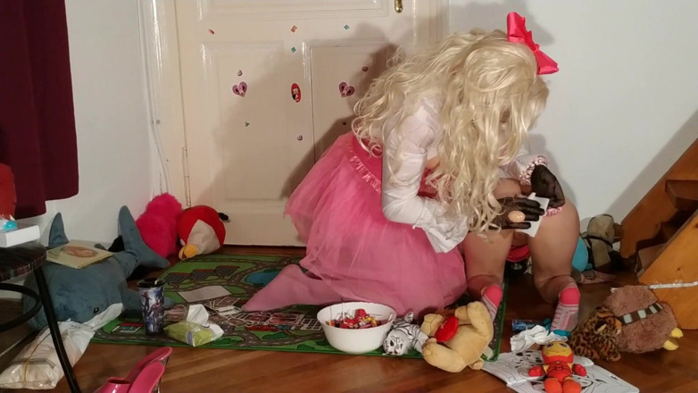 Beth Kinky: erika ka aapaatkaalin peshaab bhandaaran