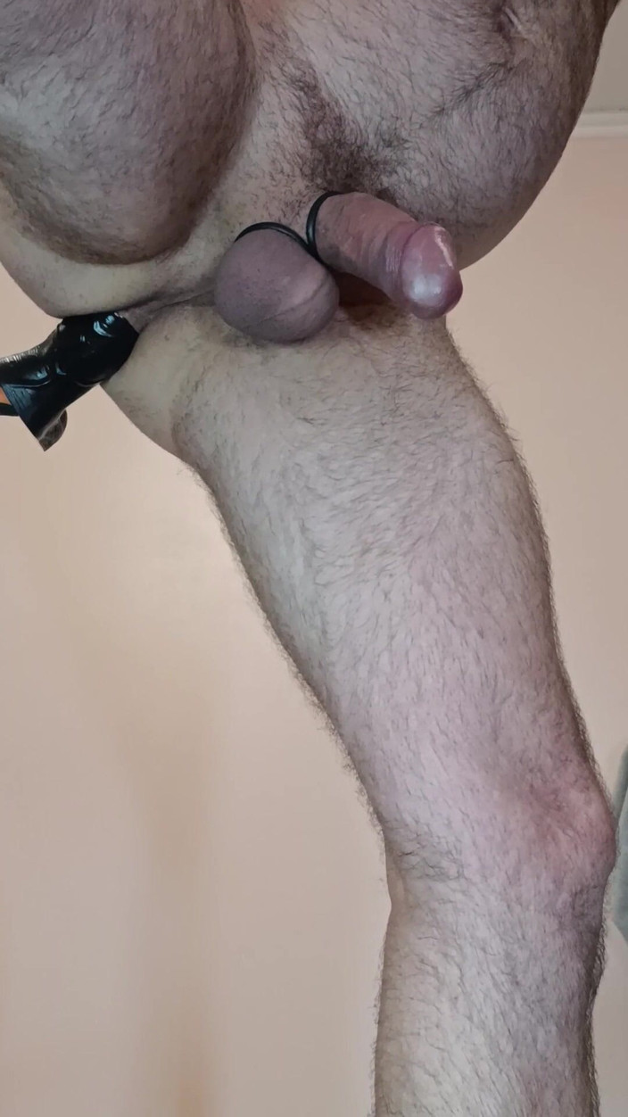 Assjoy bob: Dildo hitam tebal mengongkek pantat dari belakang 1.
