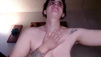 Abby Anna: Topless extrema eructar chorros