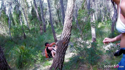 Full porn collection: Geiles dünnes teen Vladana in einem dreier im freien mit...