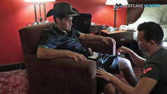 Beefcake Hunter: Mengisap Macho dengan kaki pemain sepak bola