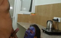Seks blogu, desi kız arkadaş kalın aletle göğüslerini sikiyor
