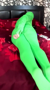 Juego completo de juguete Zentai. Consolador bbc provoca, bofetadas de coño y fumando a través del nylon