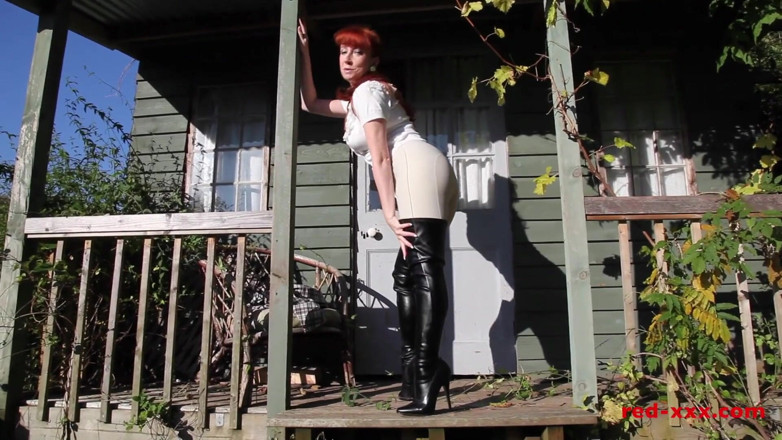 RedXXX: Red riding mistress!