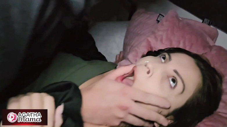 Agatha Mama: MILF의 Agatha Mama, 꿈과 공황 사이 할로윈 밤의 섬망