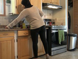 Souzan Halabi: Arab Iraqi Wife Has Doggystyle Anal in the Kitchen