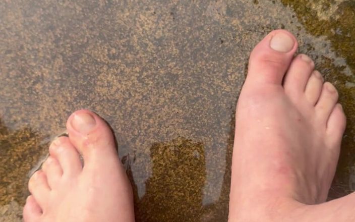 Nalekhome: Aku kencing di kaki kecilku