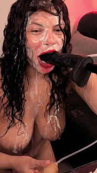 Live utnyttjar de mycket sperma i mina bukkakes