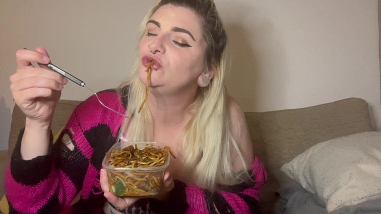 EeveeXo: Eating a Massive Greasy Chinese Mukbang