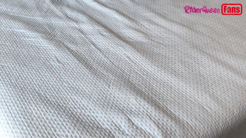 Riderqueen: MILF bbw bez sedla Tře mi zadek