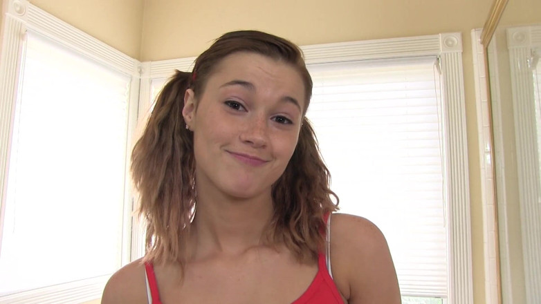 Perv Milfs n Teens: Alaina Dawson patrzy, jak jej stadnina palcami wytrysk w jej...