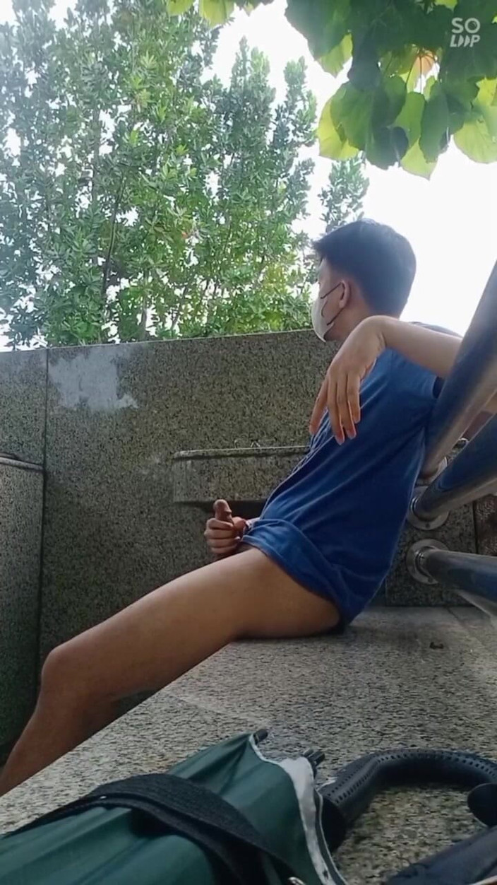 Rent A Gay Productions: Aisa Young Twink 야외에서 딸딸이와 정액