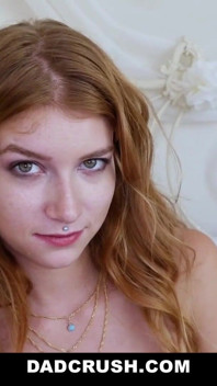 DadCrush - Drobná teenagerka (Arya Fae) je ošukaná nevlastním otcem