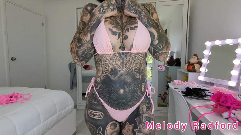 Melody Radford: Percubaan Bikini Mikro Ruffled Merah Jambu Dengan Tetek Besar Melody...