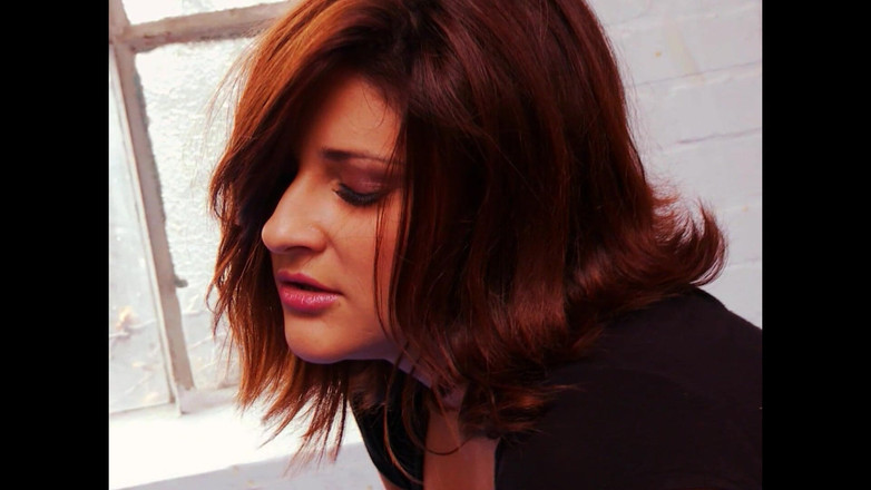 Amafrench: MILF med rund röv böjer sig för djupt hårt knull